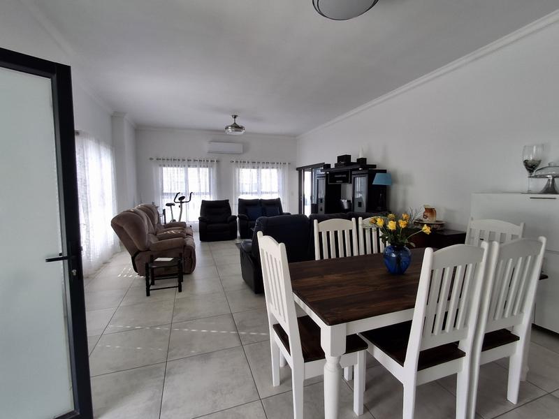 3 Bedroom Property for Sale in Sandy Point Western Cape